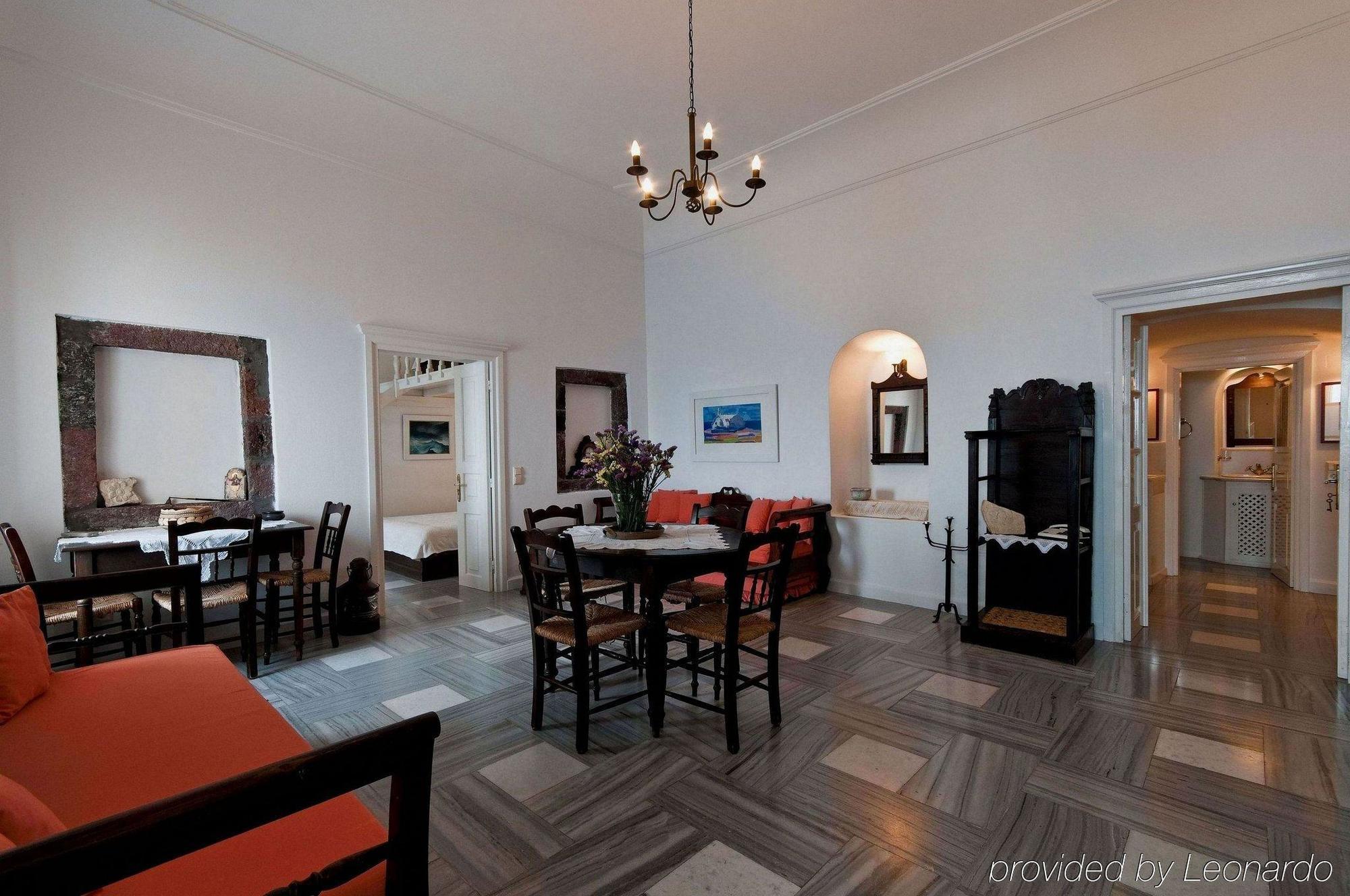 Cori Rigas Suites Fira  Habitación foto
